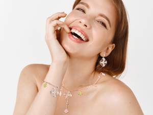 Wholesale flower rhinestone test tube bracelets