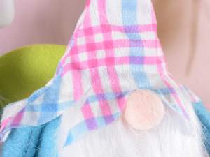 Gnomes wholesaler spring showcases Spring decorati