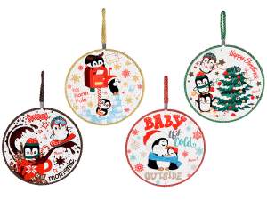 Mayoristas bajo pingüinos de olla de Navidad