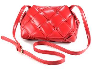 Woven shoulder bag in chili red imitation leather