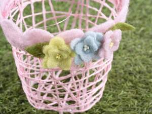 Wholesale flower baskets, gifts, vases, showcases