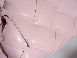 Pink leatherette woven bags wholesaler