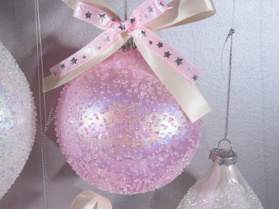 Frozen and pearl effect glass decoration in display