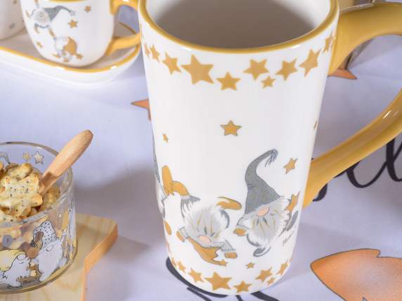 Ceramic mug with Santa Stella decoration