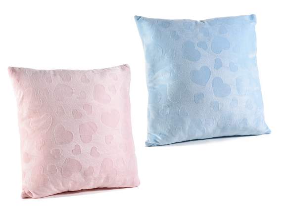 Pernă căptușită din material textil cu inimioare în relief