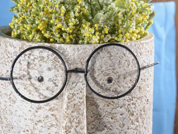 Jarrón de resina en forma de cara con gafas