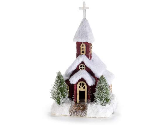 Iglesia de fibra cubierta de nieve