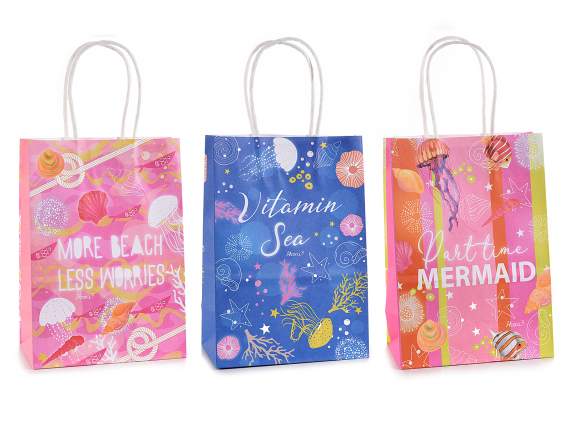 Pequeña bolsa-sobre de papel con estampado marino