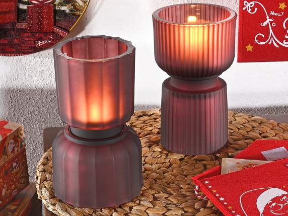 Bougeoir en verre grenat satiné moleté à double usage