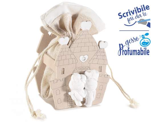 Fairytale castle in wood w - spouses in plaster and bag