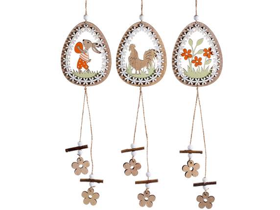 Oeuf en bois sculpté avec pendentifs fleurs à suspendre