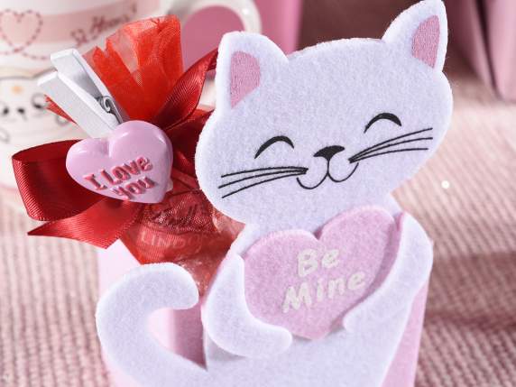 Cloth container with cat in love