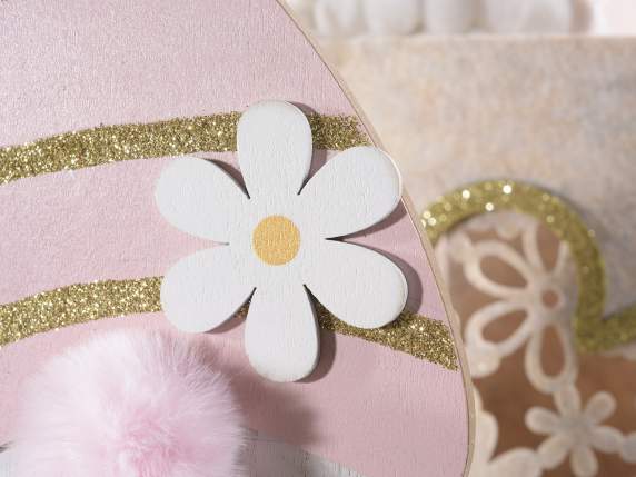 Wooden gnome to stand with flower and glitter details