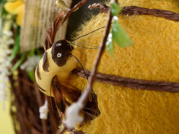 Wooden garland to hang with bee house, flowers, bow